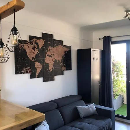 Appartement Climatisé Avec Balcon Face Aux Arènes D'arles *