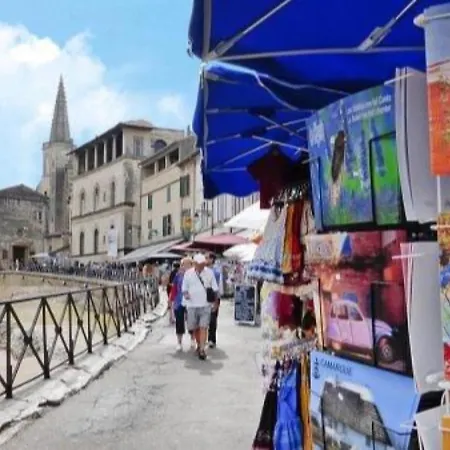 Climatisé Avec Balcon Face Aux Arènes D'arles Appartement *